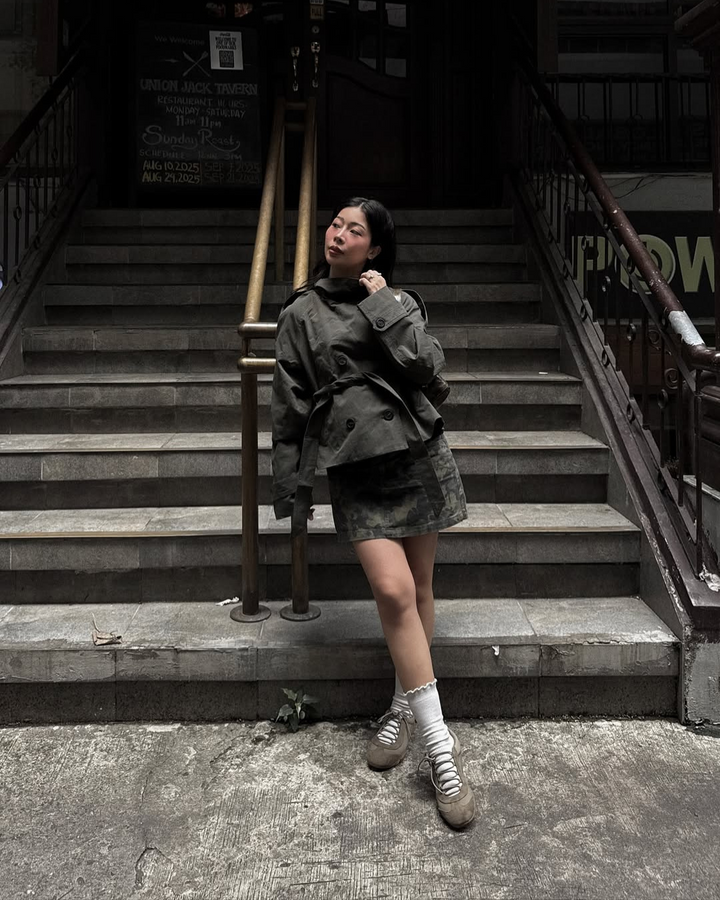 Idessa – Krótki trencz w nowoczesnym wydaniu