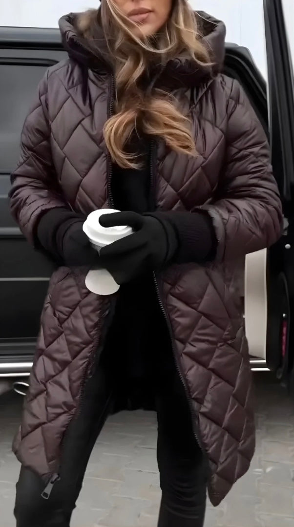 Vera – pikowany płaszcz z kapturem dla doskonałego ciepła i elegancji zimą